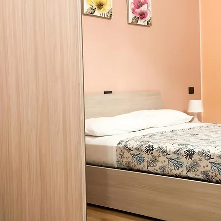 Bed And - Largo Campo -